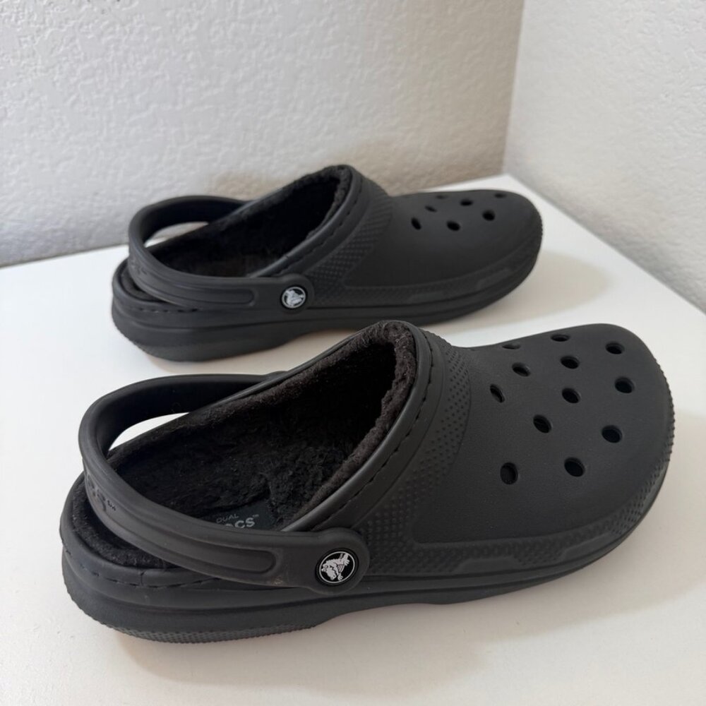Crocs Classic Fleece Lined Clogs Black Slip On {Women 10 /Men 8} EUC